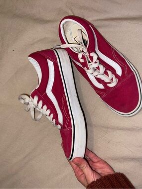 Vans Low Top Sneakers - Magenta with White Stripe
